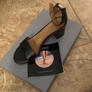 BLACK VIONIC DRESS SANDAL WITH ANKLE STRAP 7.5